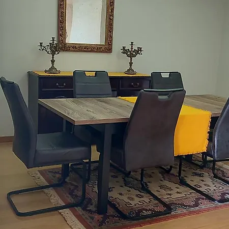 Vista Apartment *